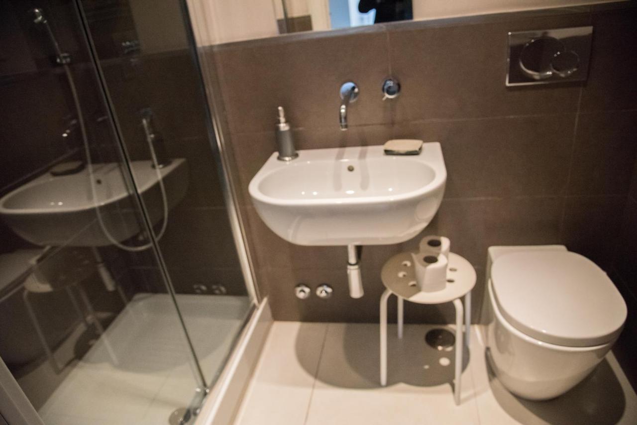 Beautiful And Spacious Apartment Next To Termini 10 Minutes From Coliseum Dış mekan fotoğraf