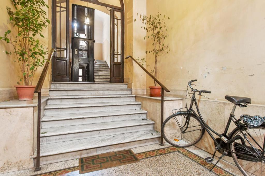 Beautiful And Spacious Apartment Next To Termini 10 Minutes From Coliseum Dış mekan fotoğraf